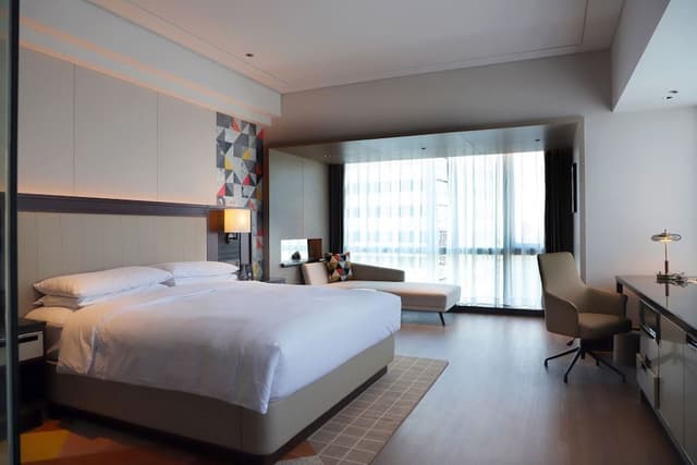 Room, 1 King Bed (Grand)