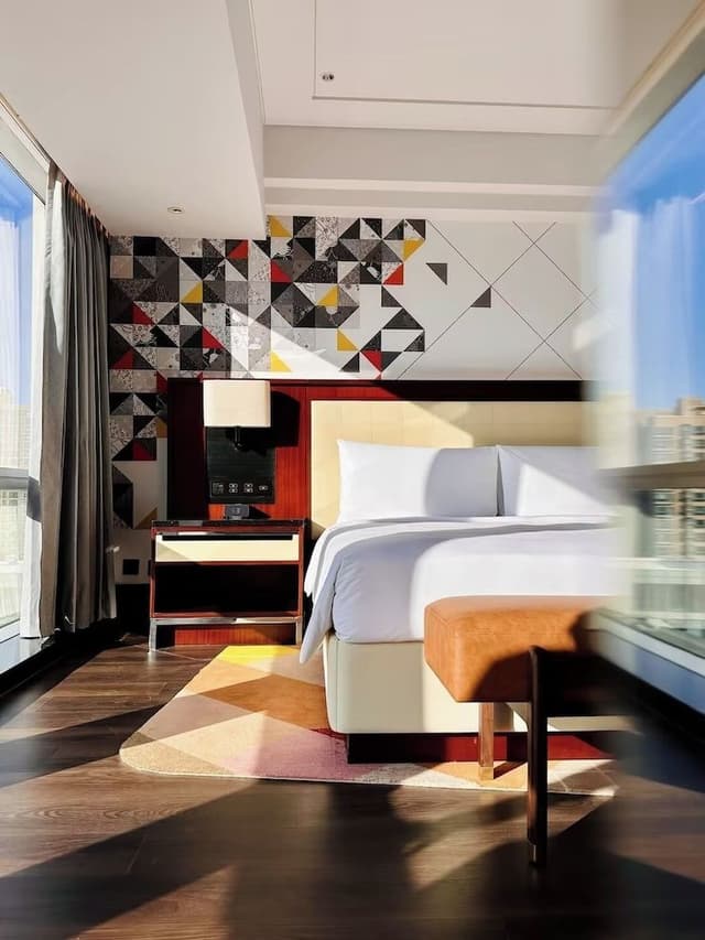 Club Room, 1 King Bed