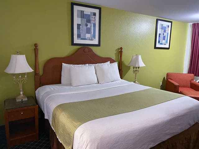Deluxe Room, 1 King Bed
