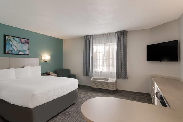 Room, 1 Queen Bed, Accessible, Non Smoking (Accessible Tub)
