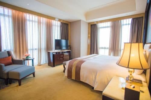 Deluxe Suite