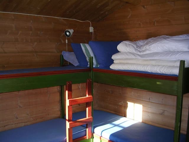 Economy Cabin, Shared Bathroom