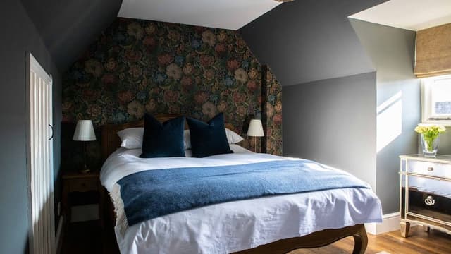 Double Room (Room 2)
