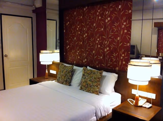 Standard Queen Room