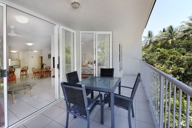 One-Bedroom King Apartment - Pool/Garden View