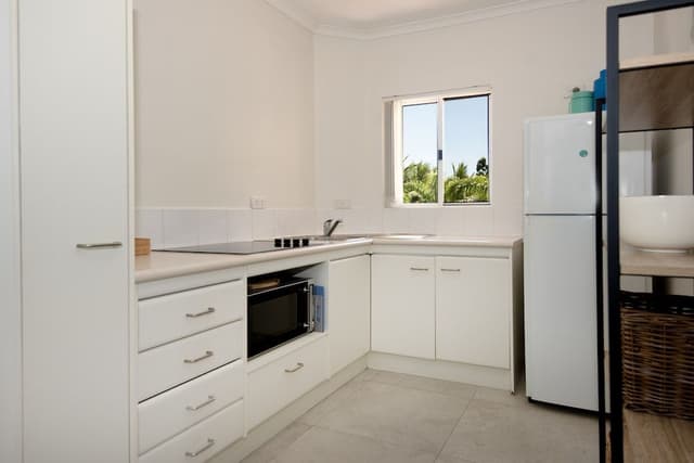 Premium One-Bedroom Queen Apartment with Sofa Bed