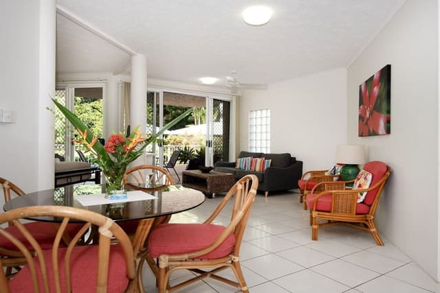 One-Bedroom Queen with Sofa Bed - Pool/Garden View