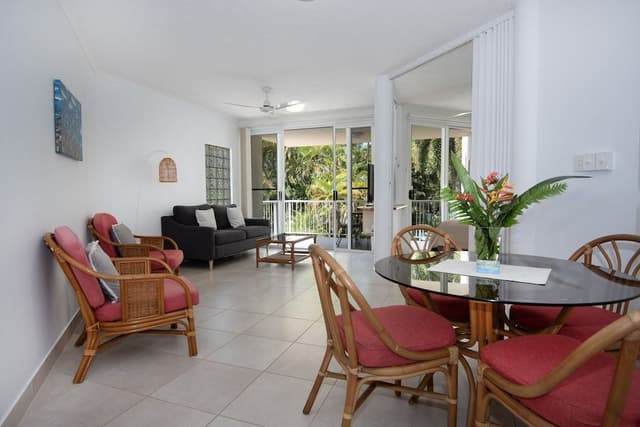 One-Bedroom Queen with Sofa Bed - Pool/Garden View