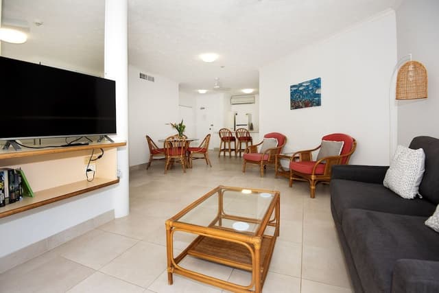 One-Bedroom Queen with Sofa Bed - Pool/Garden View