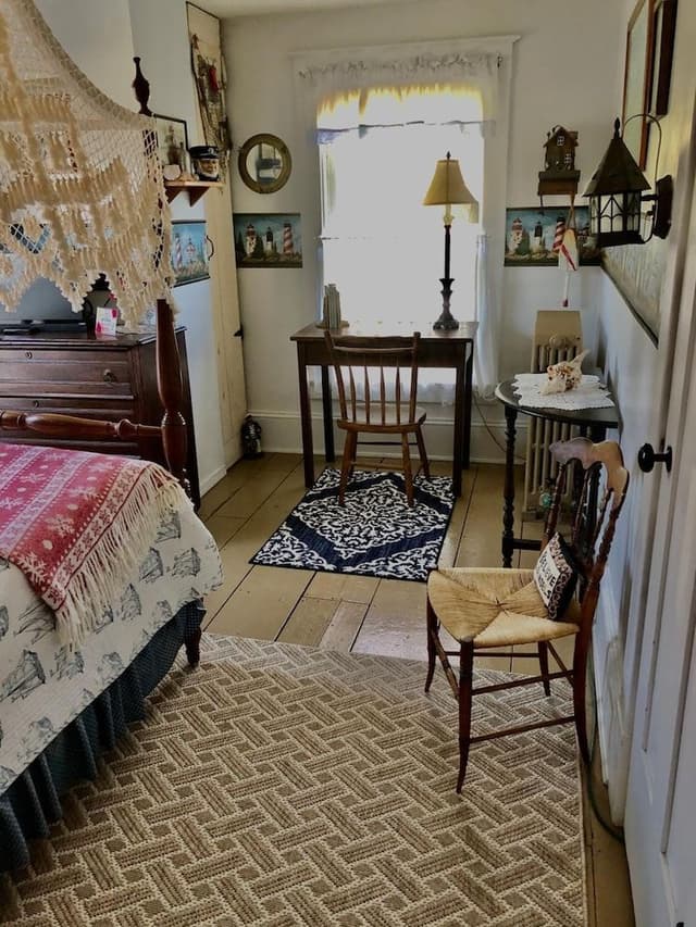 Economy Room