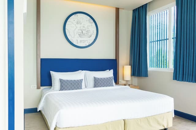 Premier Double Room, Non Smoking, Oceanfront (Boat Quay Sea Front)