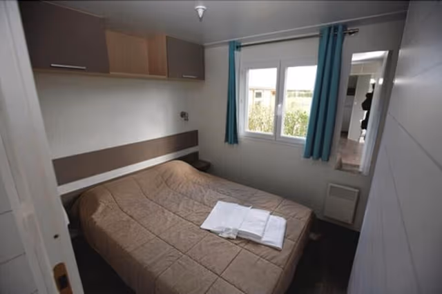 Basic Mobile Home, 3 Bedrooms