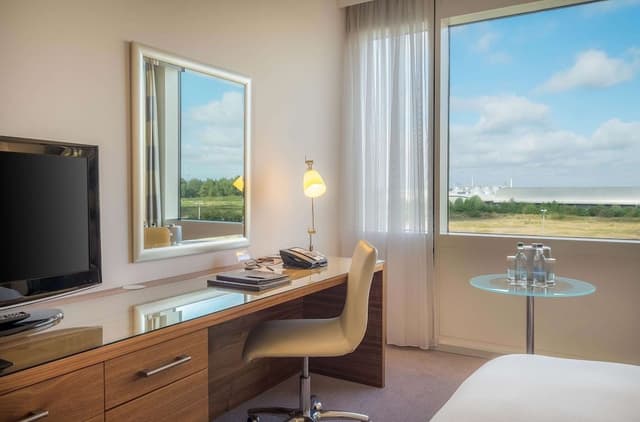 Junior Suite, 1 Queen Bed, Non Smoking