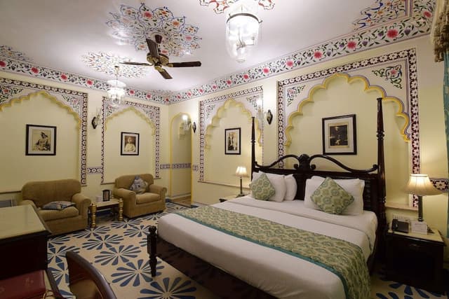 Royal Suite (Train/Bus Station Pickup on Arrival)