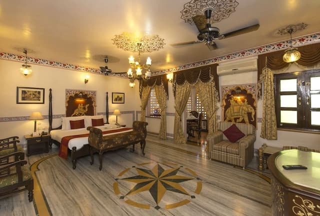 Royal Suite (Train/Bus Station Pickup on Arrival)