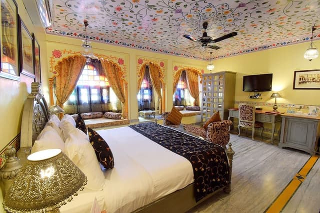 Royal Suite (Train/Bus Station Pickup on Arrival)
