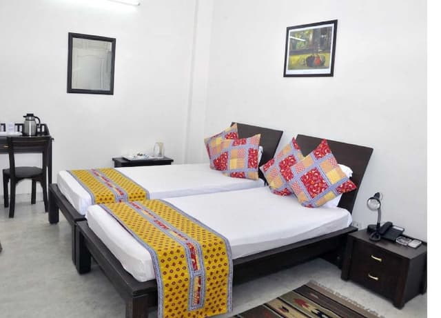 Basic Twin Room, 2 Twin Beds, Smoking