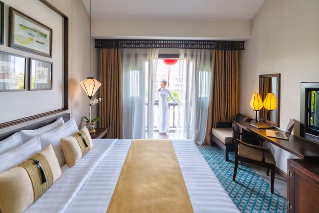 Suite, River View