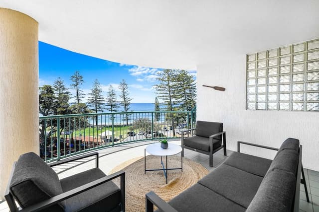 3 Bedroom Ocean View Top Floor Apartment
