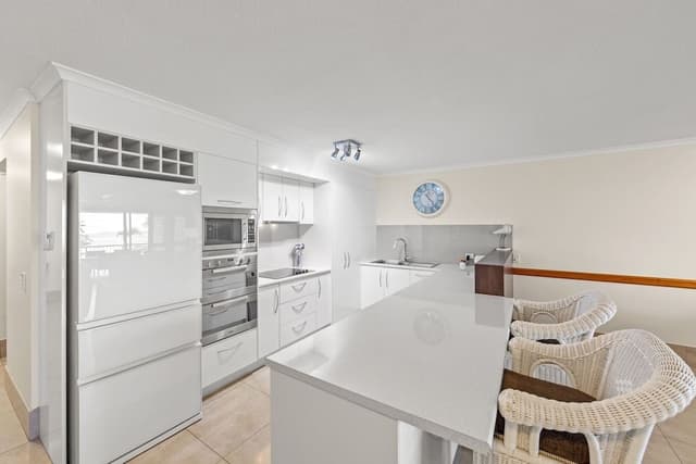 2 Bedroom Ocean View Upper Level Apartment