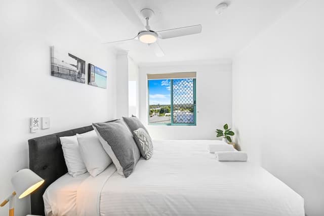 3 Bedroom Ocean View Top Floor Apartment