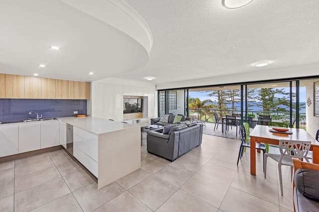 2 Bedroom Ocean View Upper Level Apartment