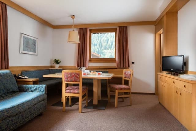 Two-Bedroom Apartment with Balcony (6 Adults)