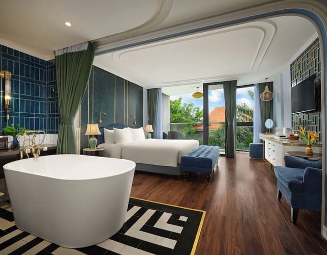 Premier Deluxe Garden View