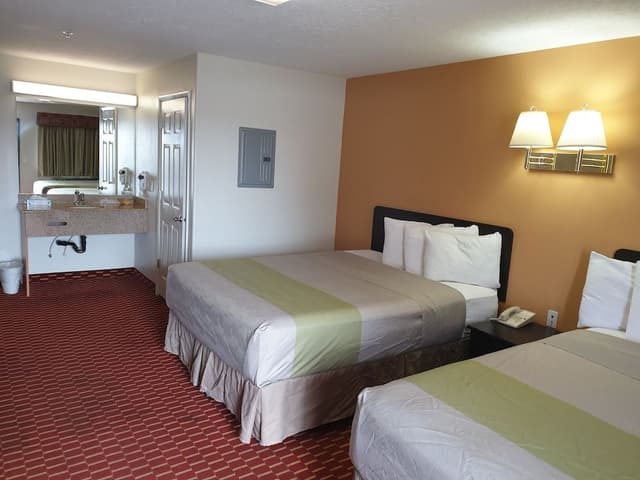 Family Room, 2 Queen Beds, Non Smoking