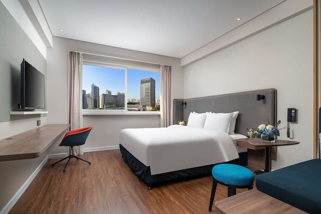 Standard Room, 1 King Bed (Extra Floor Space)