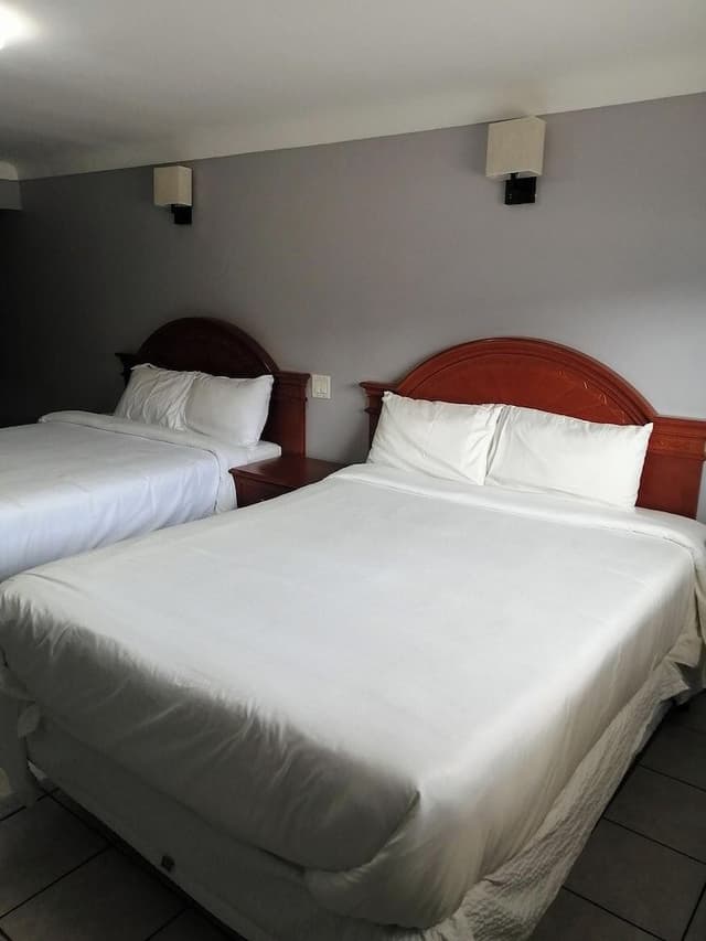 Double Room, 2 Queen Beds