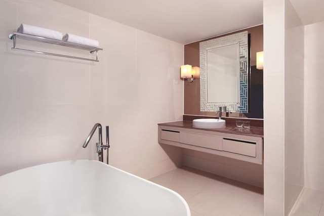 Junior Suite, 1 King Bed, Balcony