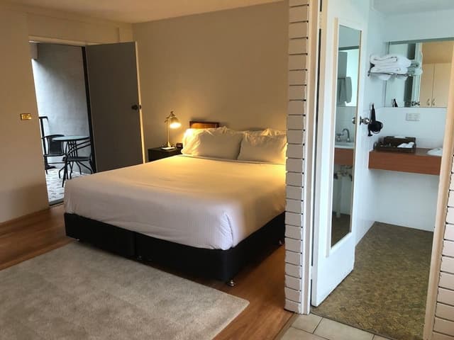 Business Studio, 1 King Bed