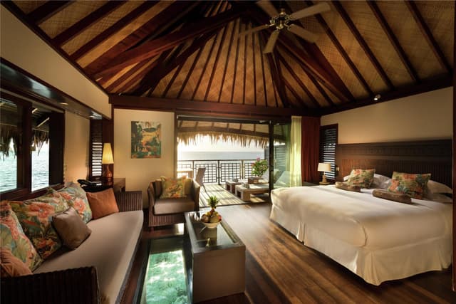 KING OVERWATER BUNGALOW