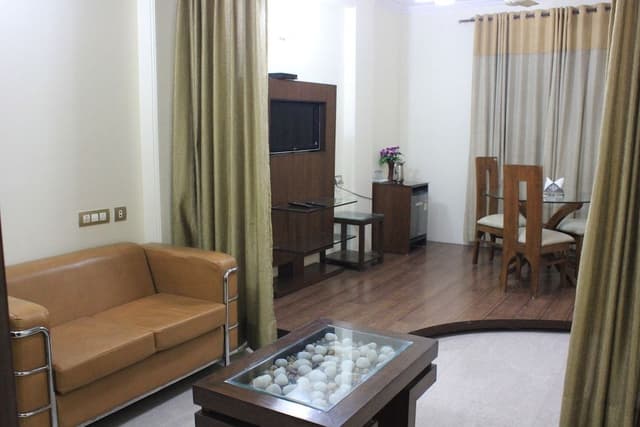Deluxe Suite, 1 King Bed