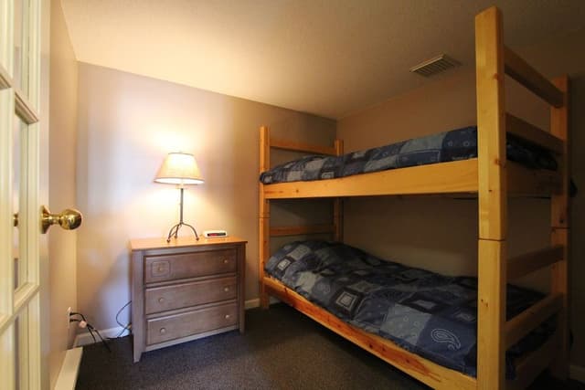 Suite, 1 Bedroom (+ Den)
