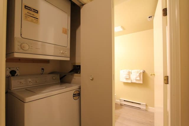 Standard Studio, Kitchen
