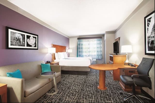Suite, 1 King Bed, Non Smoking