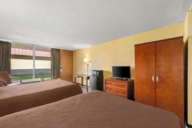Standard Room, 2 Queen Beds, Smoking