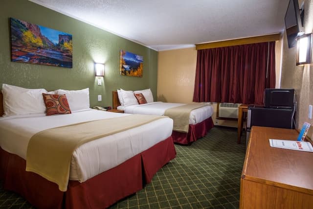 Basic Room, 2 Queen Beds