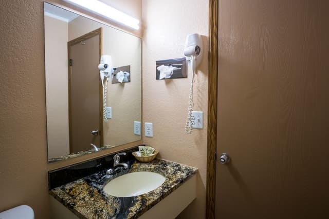Basic Room, 2 Queen Beds