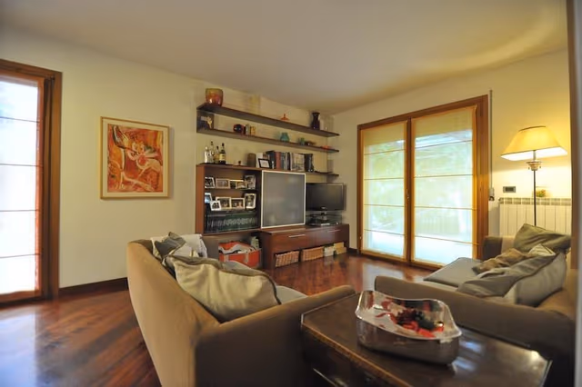Luxury Apartment, 3 Bedrooms, Kitchen, Annex Building