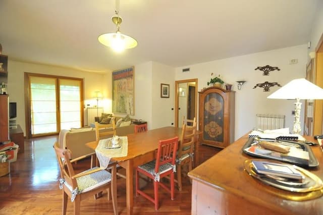 Luxury Apartment, 3 Bedrooms, Kitchen, Annex Building