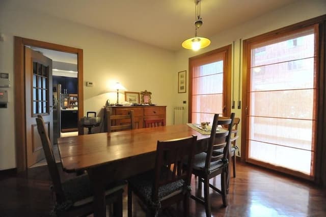 Luxury Apartment, 3 Bedrooms, Kitchen, Annex Building