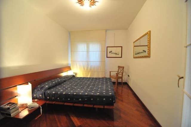 Luxury Apartment, 3 Bedrooms, Kitchen, Annex Building