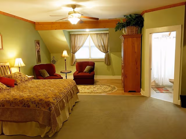 Hummingbird Suite