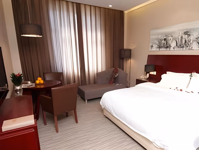 Deluxe Room Queen