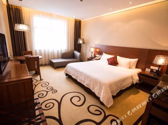 Deluxe Room Queen