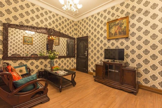 Luxury Suite, 1 Queen Bed, Bathtub, Garden View