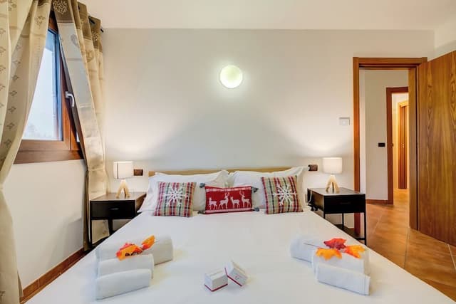 Family Apartment, Multiple Bedrooms (L' Aquila Campo Smith On The Ski)